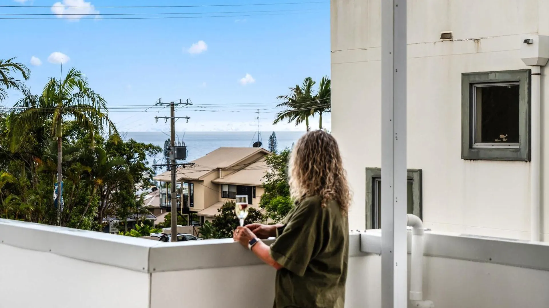 Headland Horizons Rooftop Retreat In Alex Alexandra Headland Apartment